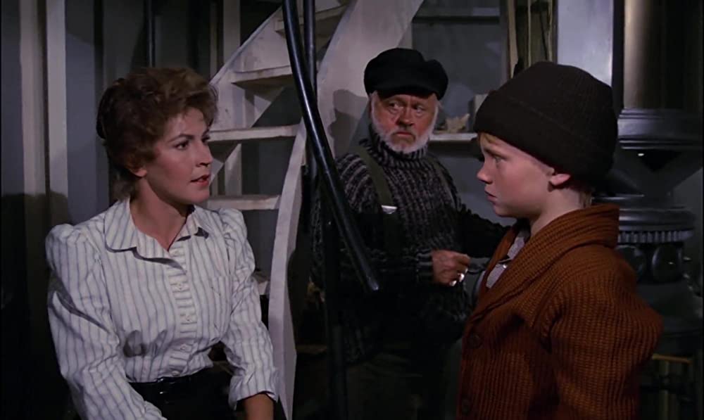brinatello's tweet image. It's weird how last night @time_soulmates and I were talking about #ShelleyWinters and #RedButtons, plus I read some of their hilarious quotes from "Pete's Dragon" 🐉 (1977). And now I see #HelenReddy is Trending. Since I loved that film as a kid, she was always 'Nora' to me! 🥰