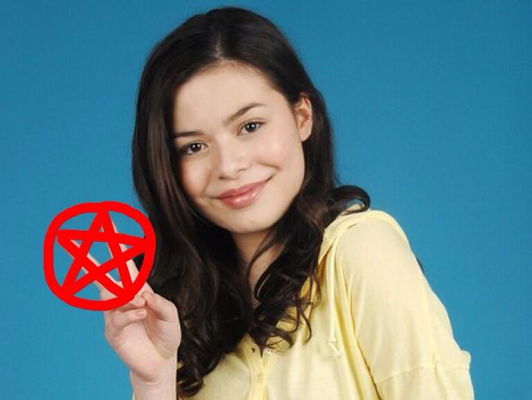 dylanlockesp's tweet image. What You Can See Is What She Wants You To See. She Control. 

I Just Downloaded GTA 4 On Steam.