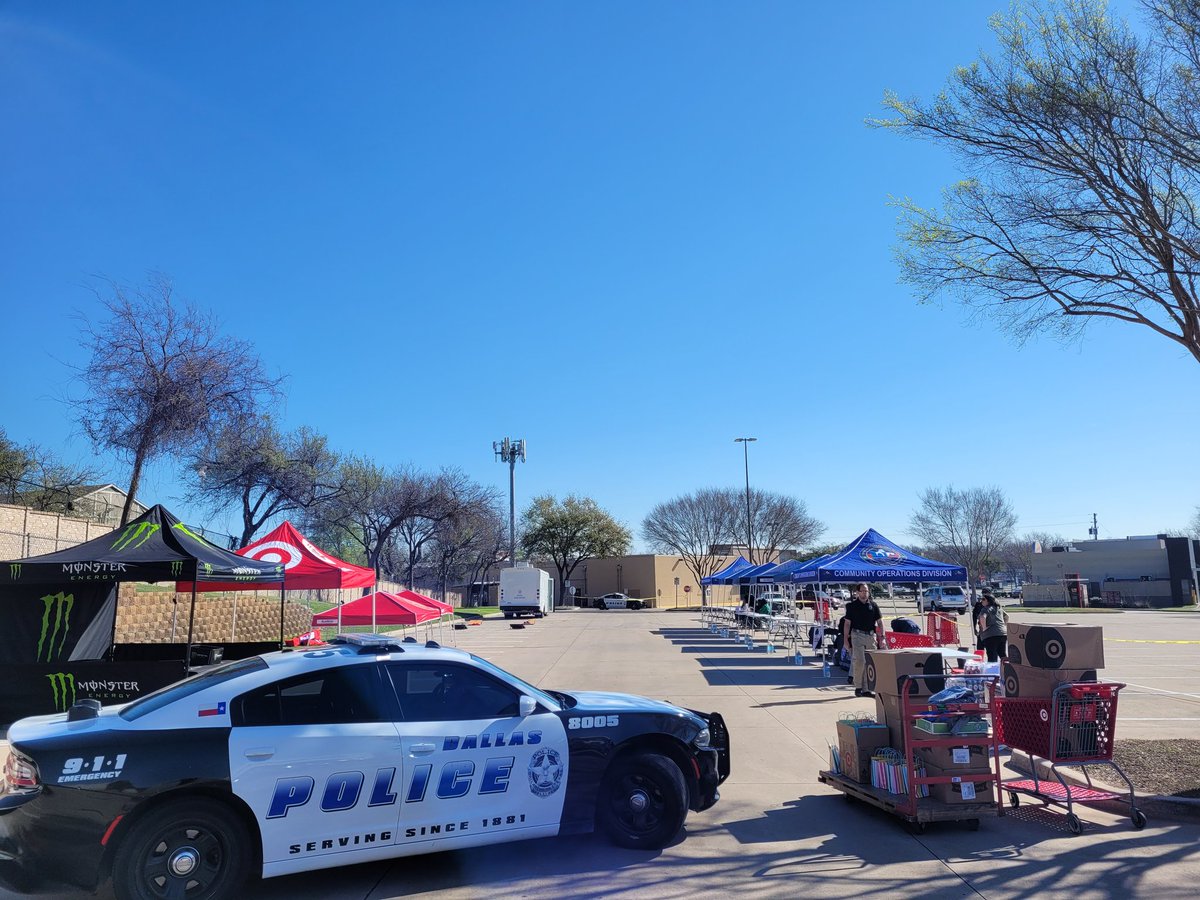 We are getting everything ready for the Safety Event. Don't miss out on the great information, goodie bags, free Flu and Covid vaccines and so much more! <a href="/MonsterEnergy/">Monster Energy</a>, <a href="/DCHHS/">Dallas County HHS</a>, <a href="/Target/">Target</a> #1784, and DPD Auto Theft are here. More are coming!
#safetyevent #NortheastDallas