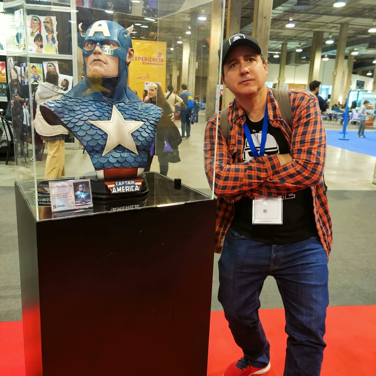 JLGLlagues's tweet photo. La visita al @saloncomicvalencia cada año es un acierto. #salondelcomicvalencia #comics #mundofriki #picoftheday #autoretrato #autoportrait #valència #igersvalencia #oppofindx2pro #frikiscongusto https://t.co/Om2M8jZ3lG