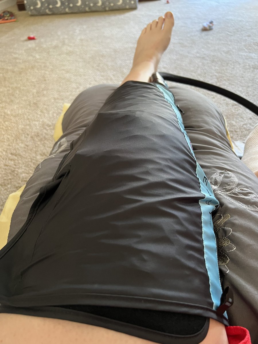 ATCchic's tweet image. I figured it being #NATM2023 and all I would use some of my own skills 🤣🤣🤣 Good thing I have a helpful kitty keeping me company 🤣