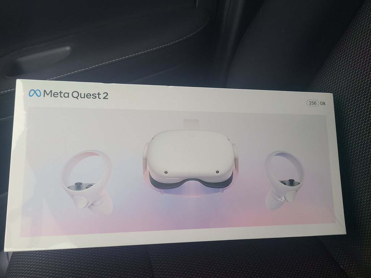 Happy birthday, me 🎂

#Quest2 
#vr