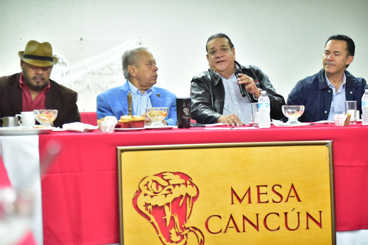 "Cuando invirtes dinero para llenar eventos significa que te estas engañando solo, los  eventos de <a href="/m_ebrard/">Marcelo Ebrard C.</a>  se llenan solos" indica <a href="/AlfredoPorrasMx/">Alfredo Porras</a> <a href="/MesaCancun/">Mesa Cancún</a>