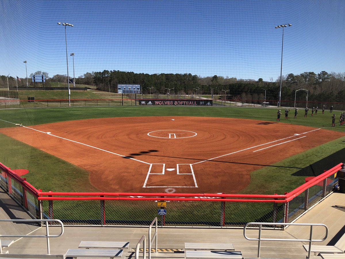 Alexa, show me picture perfect softball weather ☀️🐺🥎💯

First pitch at 1pm 🕐 

#WeRunTogether