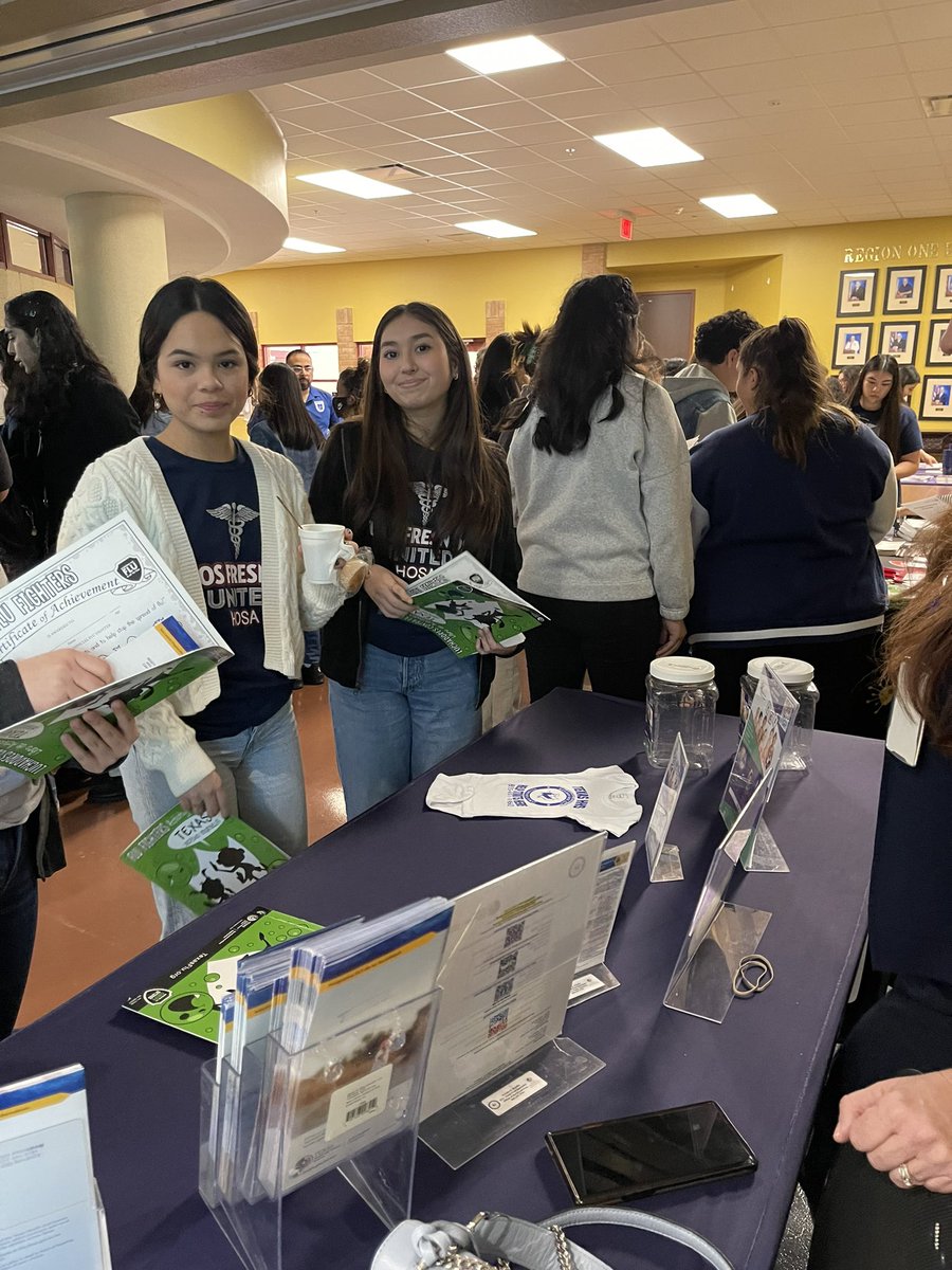 LFHSmedical's tweet photo. LFU/LFHS having fun at Driscoll Inspirational Role Models in Health Care Industry presentation! #iteachlfu @CCavazos16 https://t.co/0Bm5rSwKgi