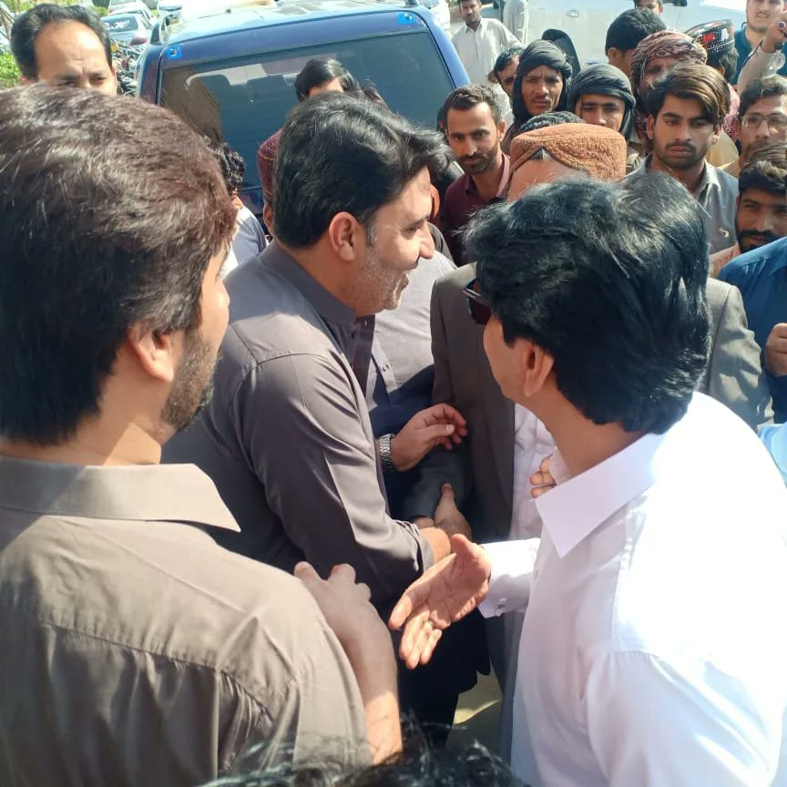 YmSfdr's tweet photo. شکارپور 2023-03-04

 پاکستان پیپلز پارٹی کے رہنما سردار صفدر علی خان مٹہانی صاحب نے 
وفاقی وزیر میر عابد حسین بہیو صاحب سے مرکئی ہال شکارپور میں ملاقات کی۔

 جاری کنندہ: راجہ عبدالحق دایہ ٹیم میڈیا سیل مٹھانی ہاؤس لاڑکانہ https://t.co/aKugnKp3mn