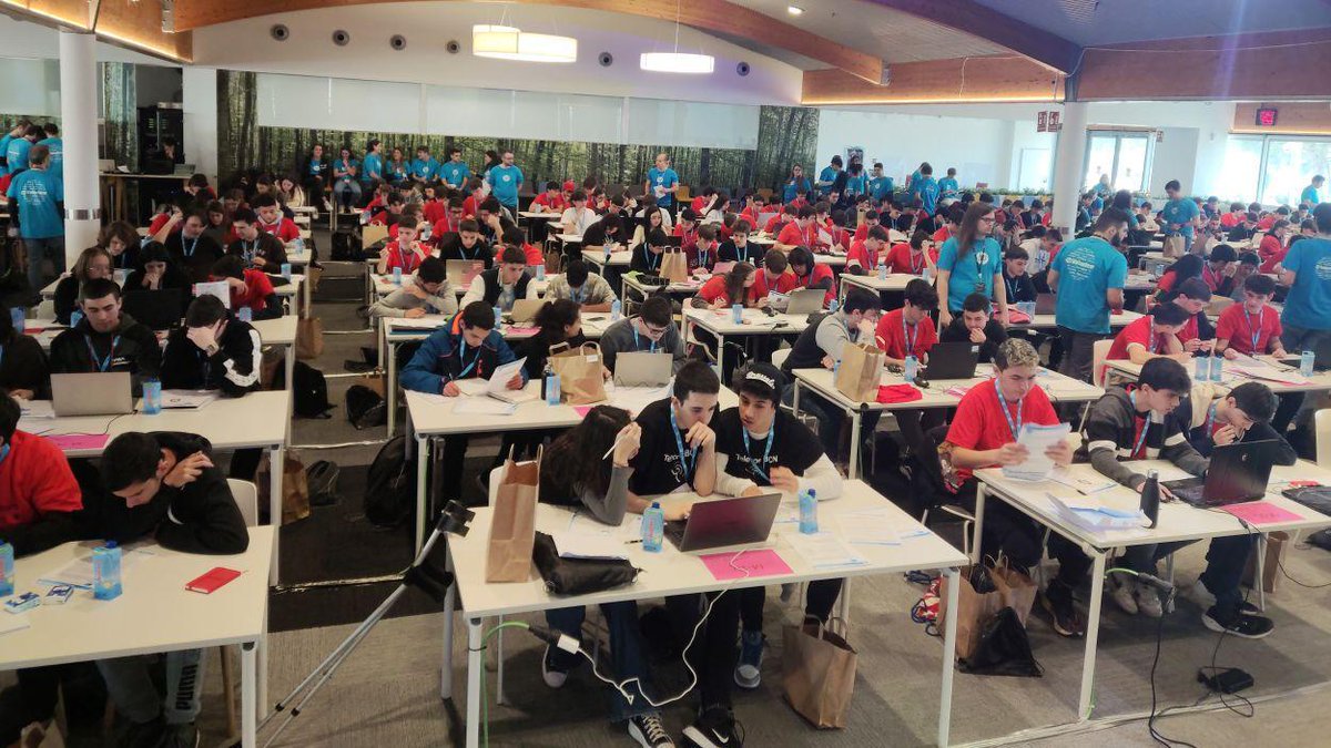 cugatmedia's tweet photo. VÍDEO ▶ | La 8a edició del concurs de programació HP CodeWars ha reunit més de 300 joves alumnes aquest dissabte a les instal·lacions d' @HP a Sant Cugat

@rogertorrent @SolerPere @pgorina1 #SantCugat  https://t.co/VnaWAZ13xD https://t.co/0YW4ZCMrlA