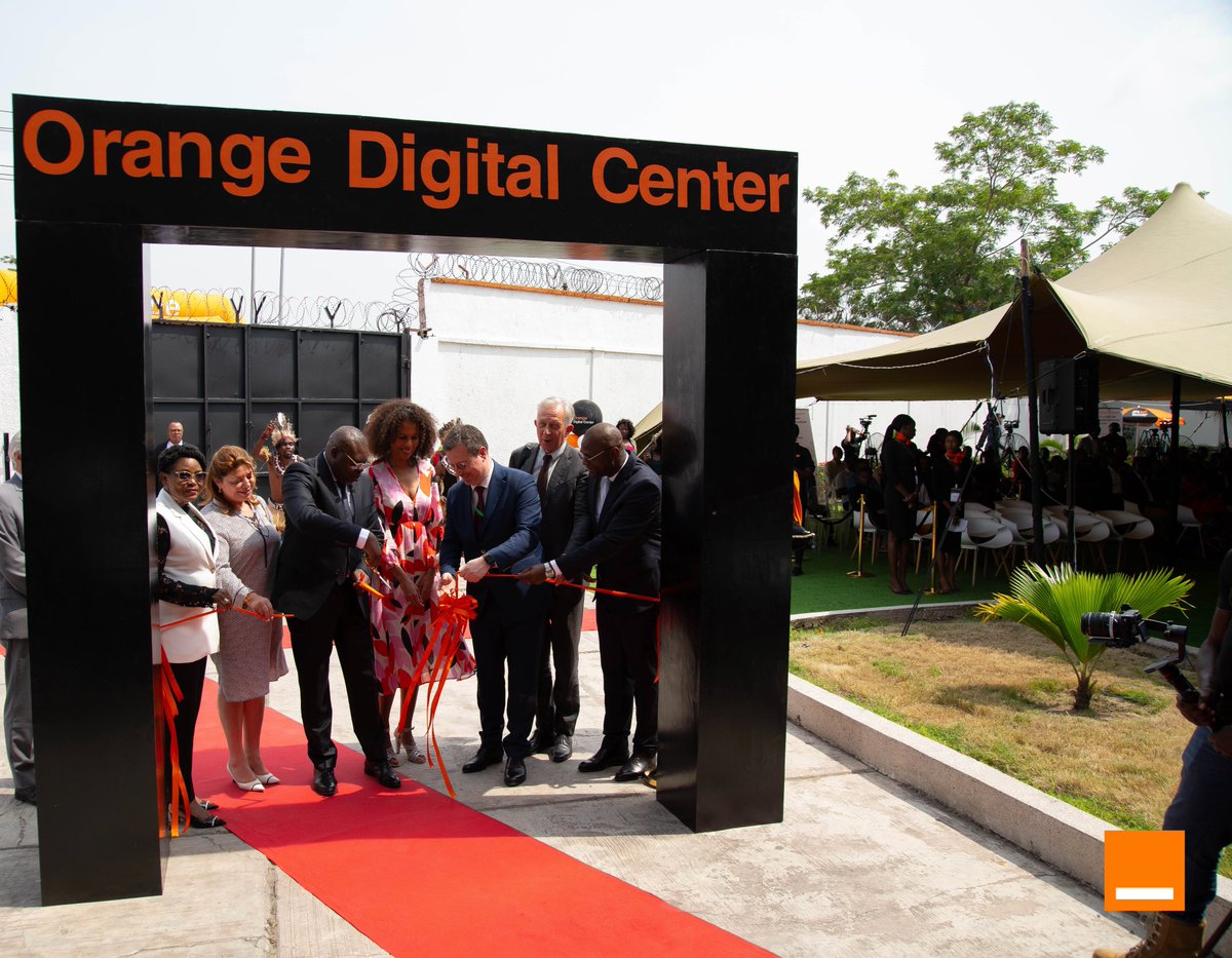 orangeafrica's tweet photo. Nous inaugurons ce jour avec @Orange__RDC le 15e #OrangeDigitalCenter d'#Afrique et du #MoyenOrient

L’objectif est de former gratuitement les jeunes Congolais au #numérique - particulièrement les femmes - de renforcer leur employabilité et encourager l’#entrepreneuriat innovant. https://t.co/3towVkYUec