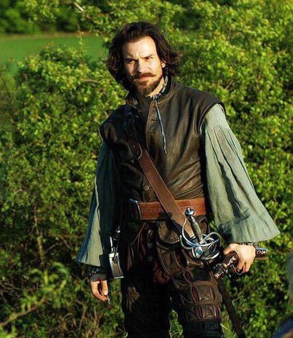JuttaFreudig's tweet photo. #MusketeersEurope #TheMusketeers in #Spanish #Uniforms season 2 episode 1 βοΈ #Aramis #SantiagoCabrera #Athos #TomBurke #Rochfort #MarcWarren #DArtagnan #LukePasqualino #lucapasqualino #UniqueUniforms π https://t.co/2gi2FeDpne