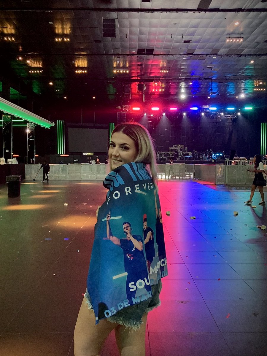 tifferlo's tweet photo. Se eu contasse pra Tiffany de 12 anos que iríamos conseguir realizar nosso sonho… ainda sem acreditar que isso tudo foi real ❤️🖤 https://t.co/mMMwAgYS6i