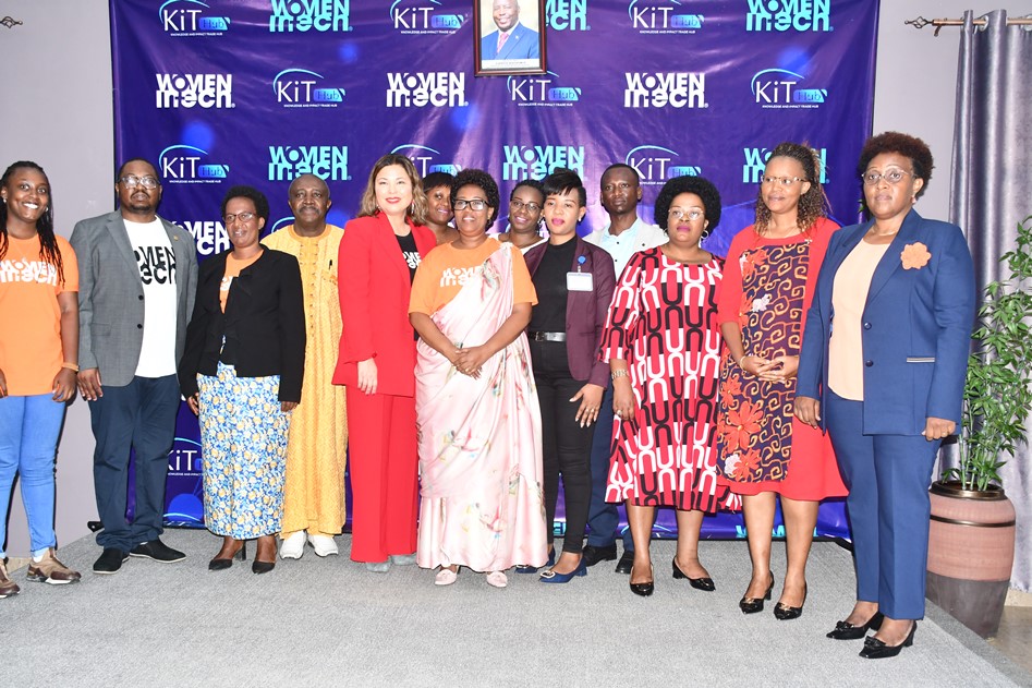 cnjbdi's tweet image. Lors de ces cérémonies, le @cnjbdi était représenté par son Psdt @DrIngabire.A cet égard, le @cnjbdi s&apos;engage à collaborer avec #KITHub pour soutenir la réalisation des projets des jeunes en mettant un accent particulier sur des projets innovants du domaine des TICs.
#WomeninTech