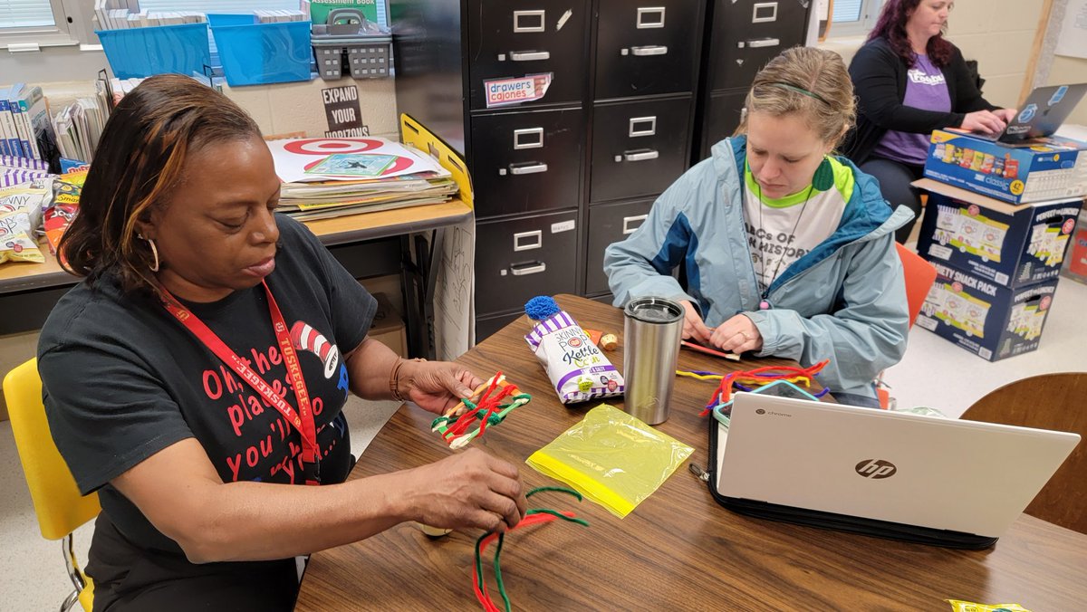 PhilipWagener's tweet photo. 👨‍🏫👩‍🏫 at Booker T. Washington K-8 School are using @Nearpod for #ACAPPREP. Here's why 👇

💥Standards-aligned activities
💥Built-in item-type practice
💥Real-time student insights 
💥Adapt to 👩‍💻👨‍💻 learning needs 

🥳 Amazing work, team!
#AlabamaAchieves @drkcmoss https://t.co/GEwiuhLs5Z