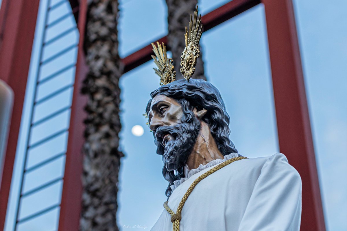 Pedrojc002's tweet image. Viacrucis de Nuestro Padre Jesús Cautivo de la Parroquia de las Flores. @Pdelasflores @IgnacioJSD   #TDSCofrade  #Cuaresma2023 #PioXII #canoneosr