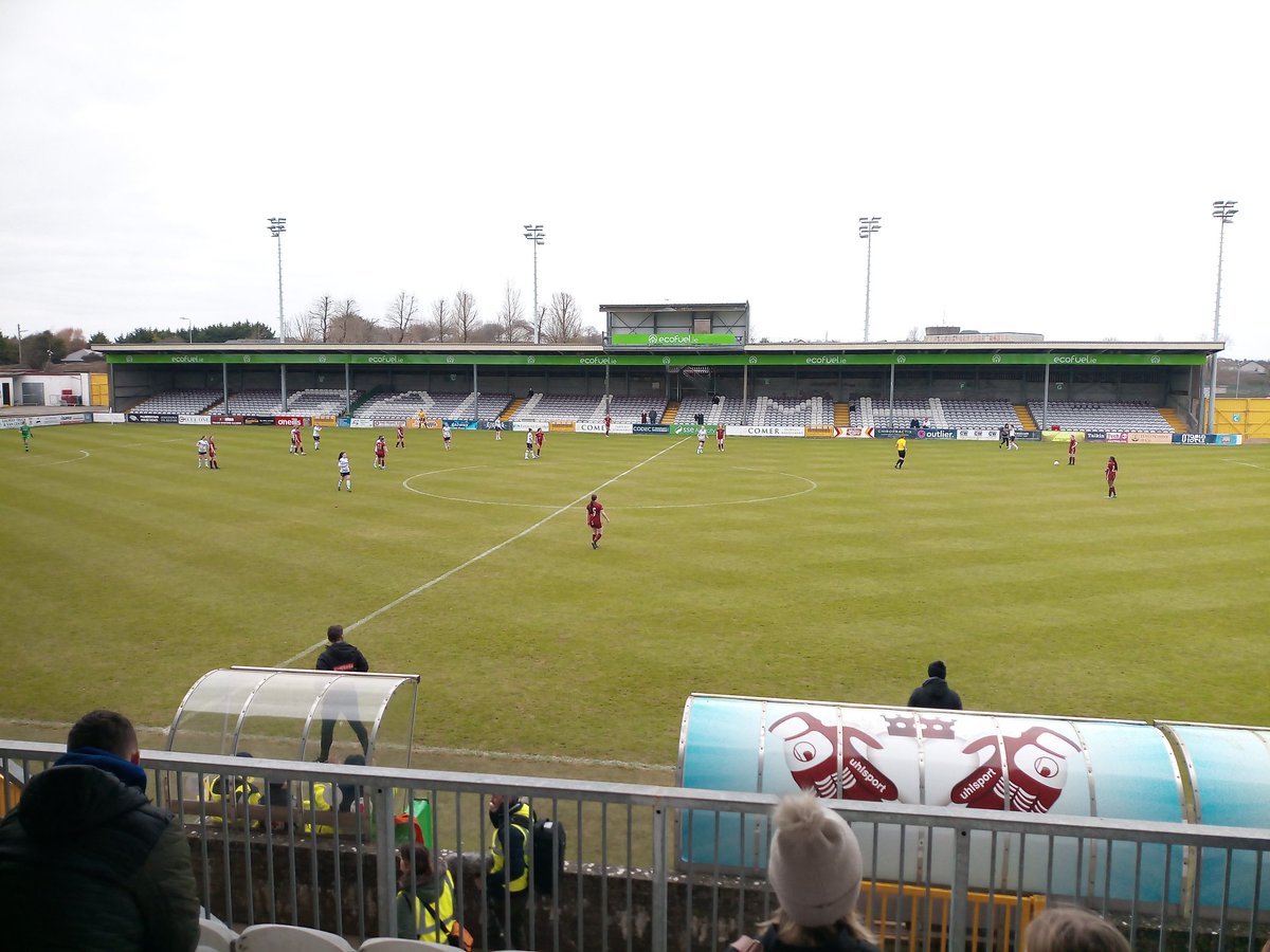 Return of the @LoiWomen soccer on Saturdays, great atmosphere today in EDP  🙌👏⚽

#LOIW | #GALWEX | #GalwayUnited