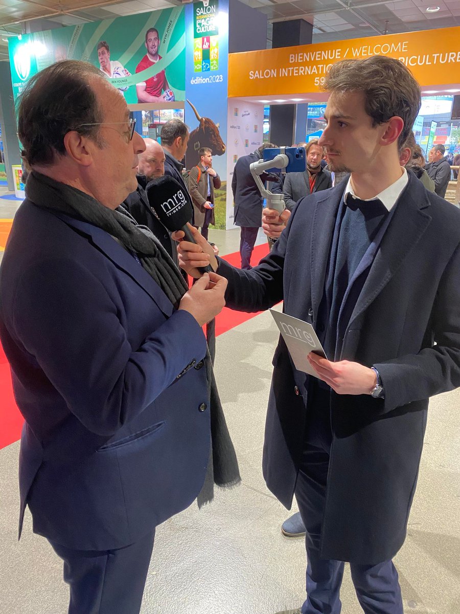 AxelRaybaud's tweet photo. 🎙️"On a pas fait d'efforts de recherche suffisants, d'accompagnement des agriculteurs, de financement de substituts".
@fhollande réponds au micro d'@mrg_medias sur l'interdiction des pesticides tueurs d'abeilles🐝
#SIA2023
👉🏼 https://t.co/Zi2auLfeZX https://t.co/9uSUUIT3Jh