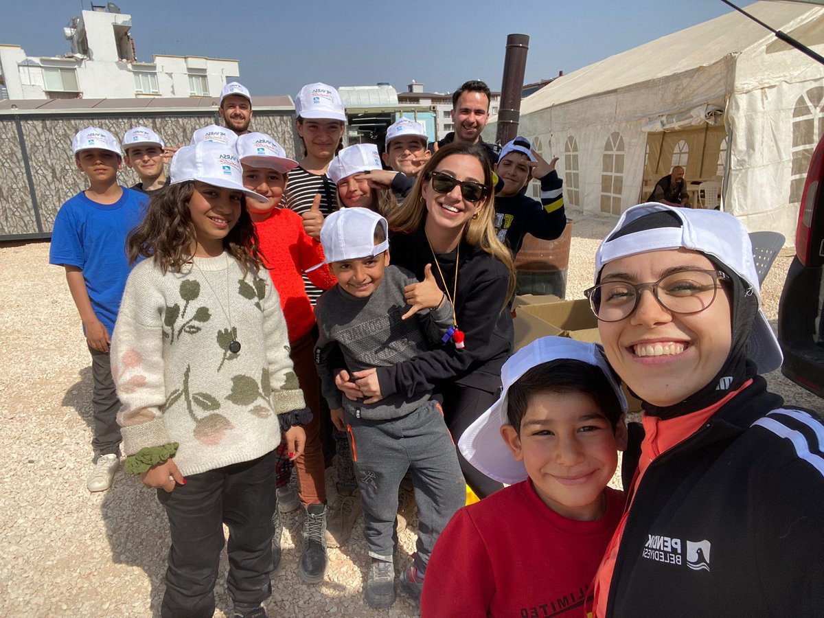 Belediyemiz spor eğitmenlerinin deprem bölgesindeki çocuklarımıza yönelik eğlenceli aktiviteleri devam ediyor.

📍 Hatay