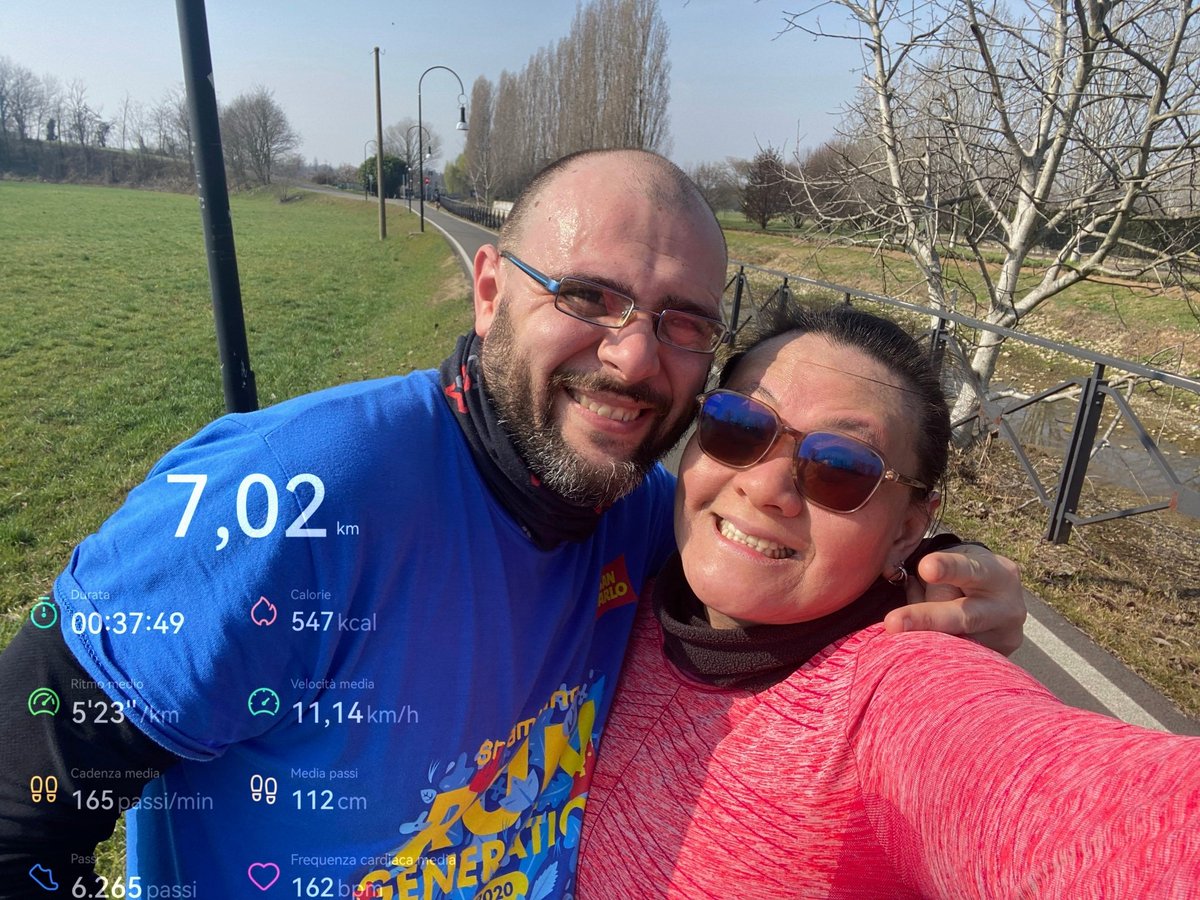CristianZanrei's tweet photo. Buona la prima!
.
@whEngdi 
.
#7km #corsa #running #sulbelnaviglio 
#sabatomattina #saturdaymorning #corrichetipassa https://t.co/ybGhDSfQo9