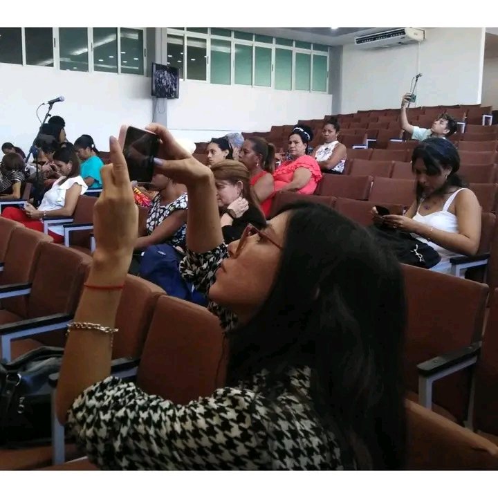 YasminGzlez74's tweet photo. Participación de #iproyaz en el Taller de Género con el título #MujeresEnRevolución desarrollado en el @cnca_azcuba. Se resalta el papel de la mujer en todas sus etapas. #MejorEsPosible. https://t.co/zeyTp0DWmF