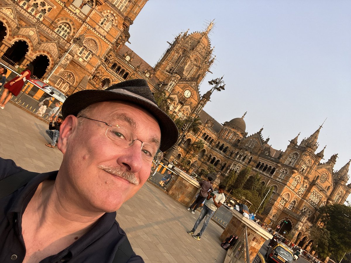 IMoMs happy place, a very grand and beautiful train station. But where….?