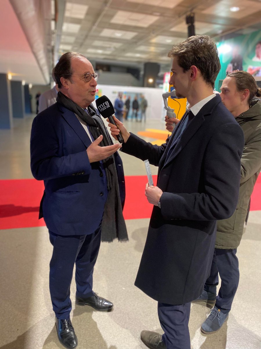 AxelRaybaud's tweet photo. 🎙️"On a pas fait d'efforts de recherche suffisants, d'accompagnement des agriculteurs, de financement de substituts".
@fhollande réponds au micro d'@mrg_medias sur l'interdiction des pesticides tueurs d'abeilles🐝
#SIA2023
👉🏼 https://t.co/Zi2auLfeZX https://t.co/9uSUUIT3Jh