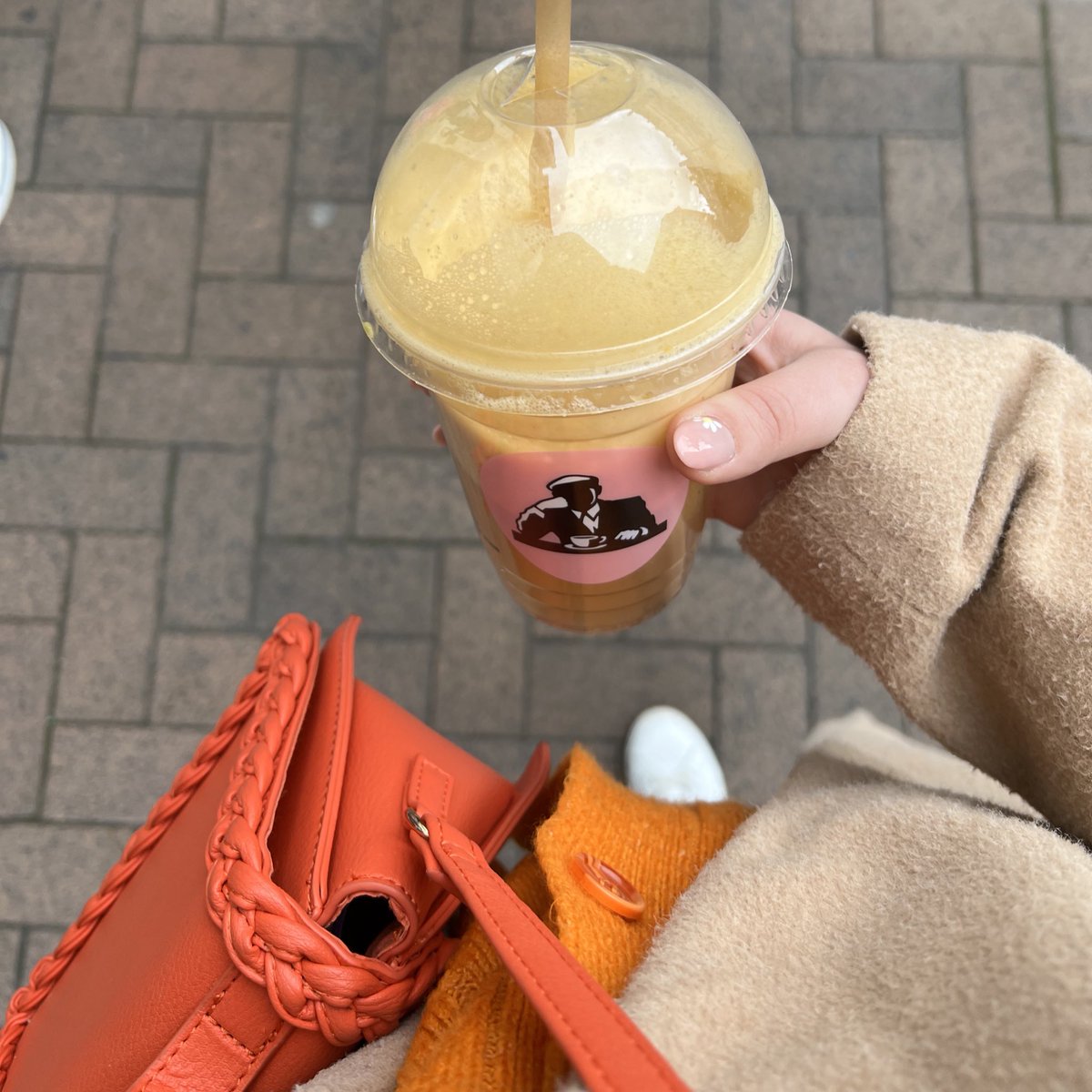 In #kingstonuponthames for the weekend so on the hunt for some new books for my shelves 🤩📖

#booktwitter #booktwt #books #bookshopping #joeandthejuice #booksoftwitter