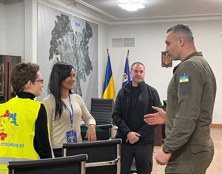 begonavillacis's tweet photo. Estamos en Ucrania para reafirmar el compromiso de Madrid con la reconstrucción de Kyiv

Nuestro compromiso se plasma en el proyecto #Distrito22Kyiv 

Porque Kyiv representa la resistencia, hoy es la capital de la libertad y así se lo he transmitido a su alcalde, @Vitaliy_Klychko https://t.co/zUO7LjHWVS