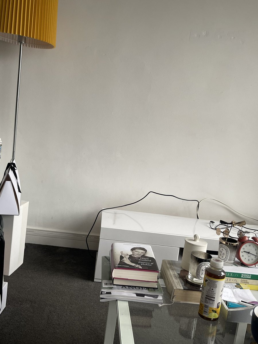 michael30291760's tweet image. TV out for repair, house feels empty #gayboyproblems