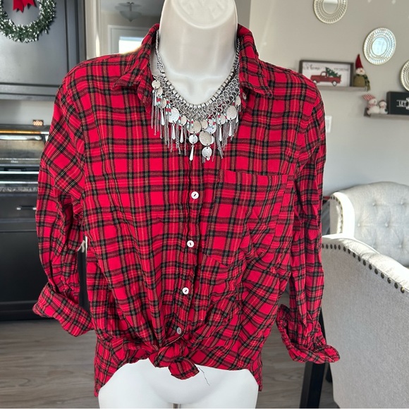 AtFinds's tweet photo. So good I had to share! Check out all the items I'm loving on @Poshmarkapp from @SandraR68637061 #poshmark #fashion #style #shopmycloset #hm #lizclaiborne #talbots: https://t.co/FQdEpINy8q https://t.co/dCRalTgHHM