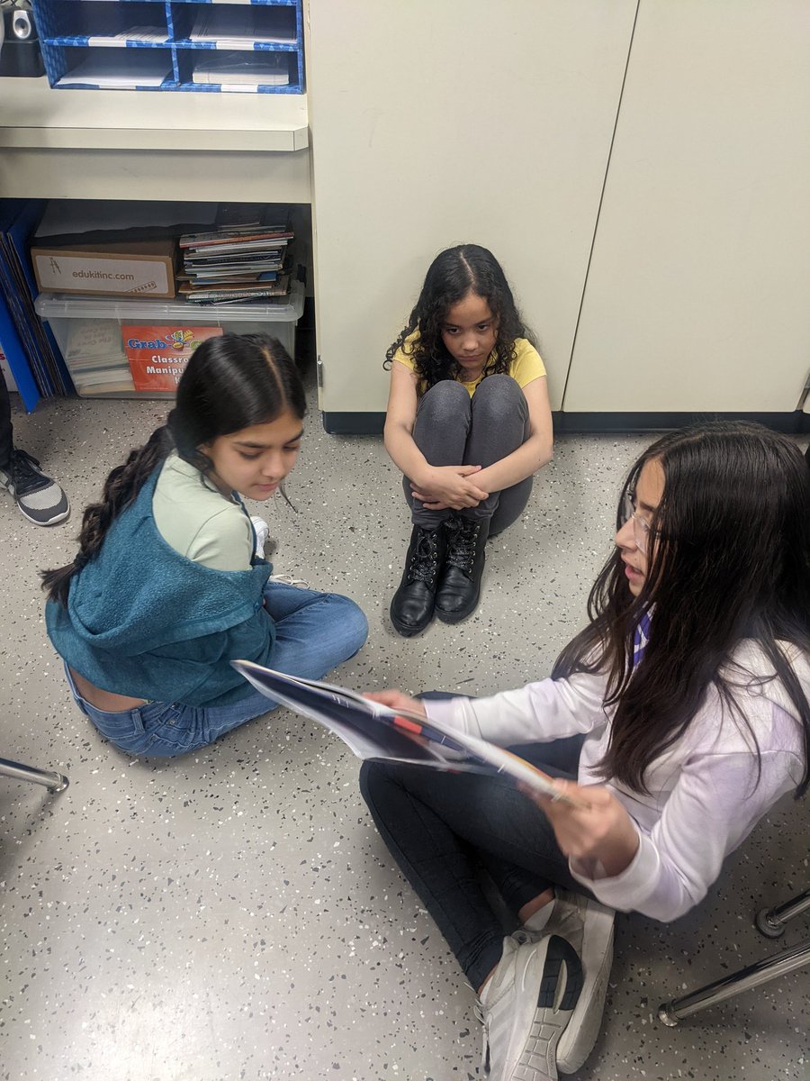 lewickiwolves's tweet image. Thank you for having us @soontobeMrsFord ! We loved reading with your class today! Hope we can come back soon! #packpride