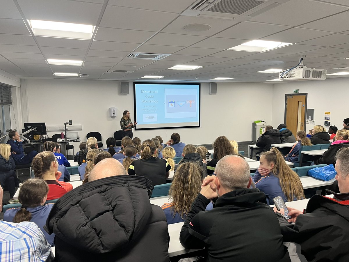 FAWHPFC_NW's tweet image. Thank you so much to @TessFlood from @McrInstSport coming to deliver to players, parents &amp;amp; coaches from our Goalkeeping Centre and FA Talent Management Programme around the Menstrual Cycle. 

So important to get the conversation in the room so we can support female athletes.