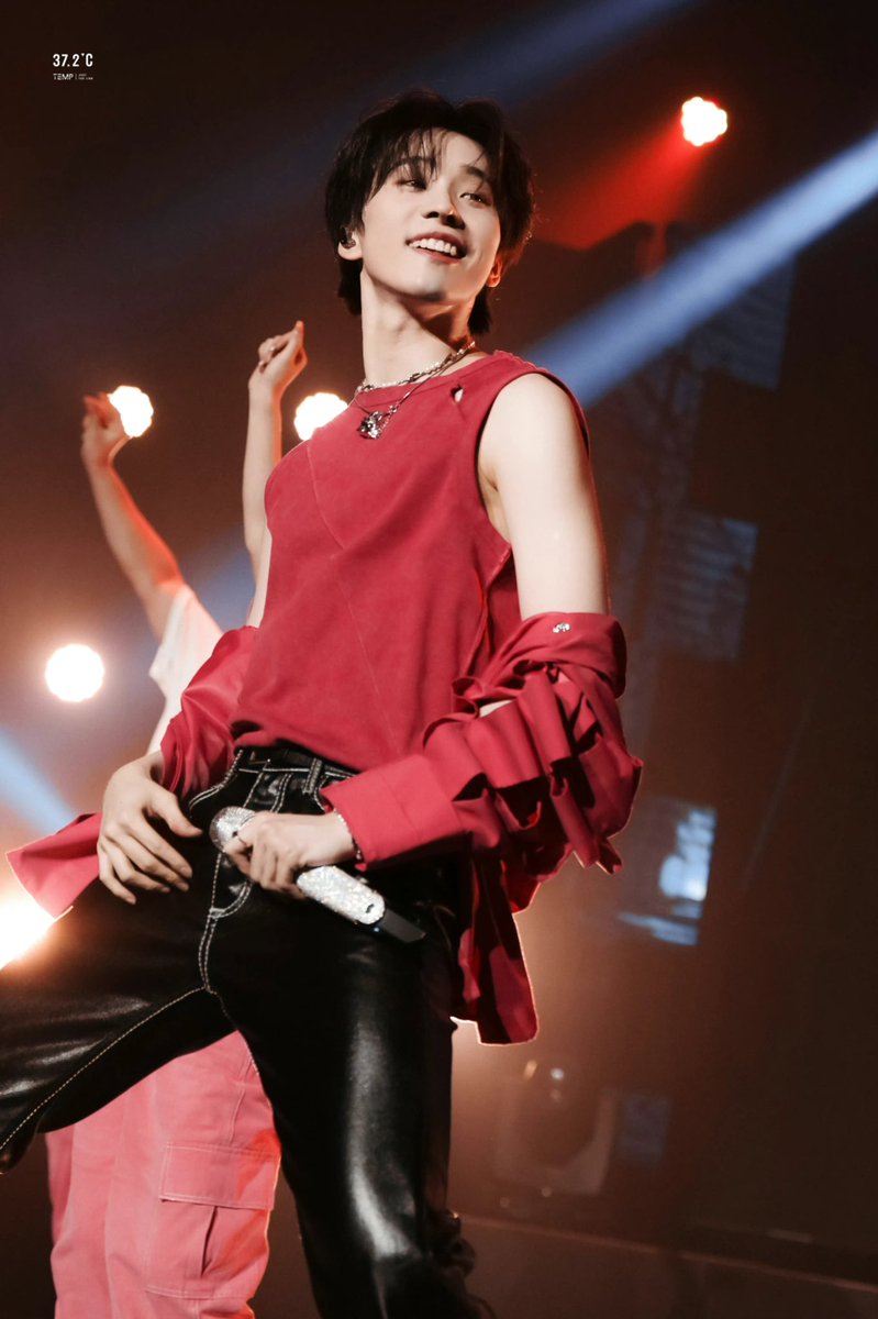 帅气～

©37度2·连淮伟
#LianHuaiwei #连淮伟 #Huaiwei #Cpop