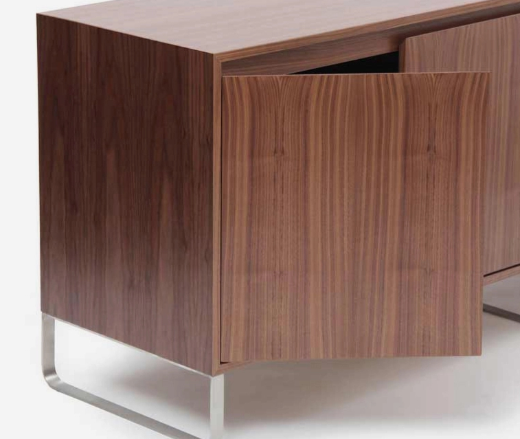 ColeccionSA's tweet photo. Sideboard de #naughtone es un aparador que funciona sin esfuerzo como una unidad de almacenamiento, mientras pasa desapercibido en cualquier espacio. A su vez, mantiene muy bien su color y puede ser una excelente manera de agregar un toque de color a un espacio interior.
El color https://t.co/gG0fTx3n4Z