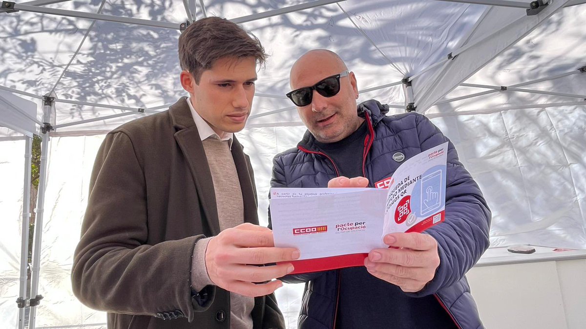 JCGallart's tweet photo. #ccoopv participa en la feria de empleo #placesperlOcupació organizada por #valenciactiva. Las políticas de empleo llevadas a nuestras plazas , hoy Pl Roma, en la Olivereta. https://t.co/GJWD0KrHD9