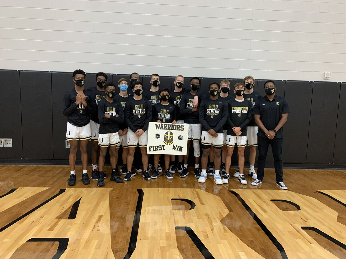 KatyJordanHoops's tweet photo. This group will always have a special place in our hearts. Opening up a school during a crazy year, and finishing it off with a Regional Tournament run. Extremely proud of you. Thank you seniors. We love you!
#GoldStatus
@JordanHSAthlet1 @JHSWarriors_ABC @KatyISDAthletic https://t.co/WnCYjnAier