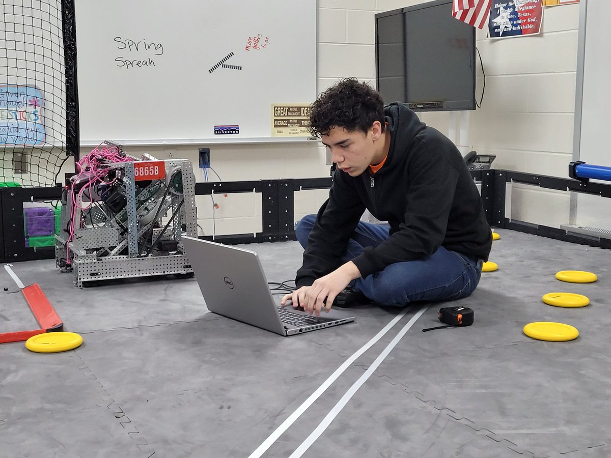 Prepping for Texas Region 3 VEX Championship!