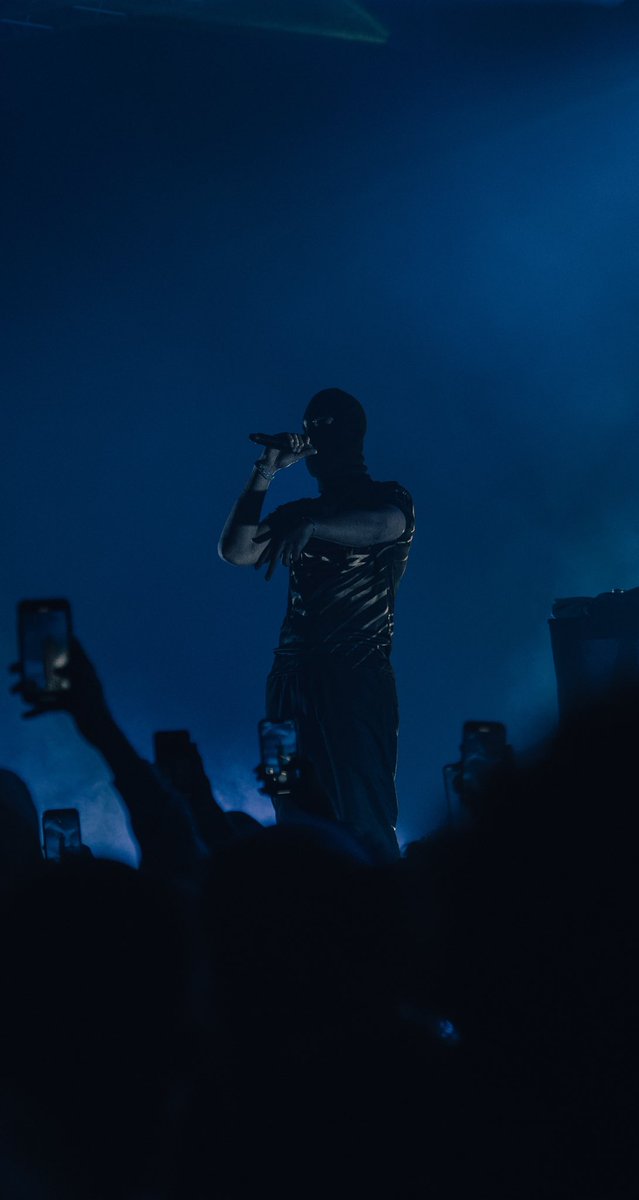 TheoMiege's tweet photo. @Ashe_lz quelques pics de son concert à Bordeaux @aminefrsi @Ashe_lz https://t.co/kdOZuM16wm