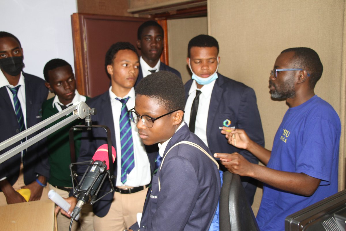 ExperienceUSIU's tweet photo. Wrapped it up with the schoolers' exploring their future, one step at a time! The students had a blast touring our state-of-the-art facilities and getting a firsthand feel of the cutting-edge tech and resources that will propel them towards success.
#ExperienceUSIU

📸@_wanz_a https://t.co/dXk2Kn4zFH