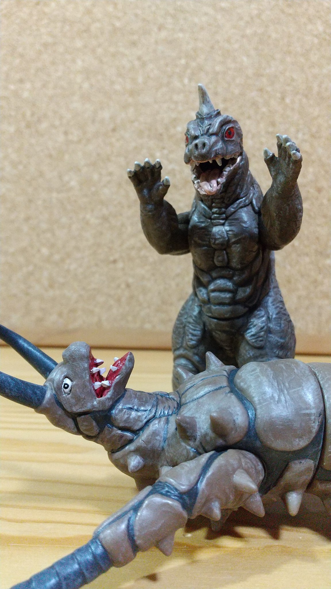 ゴモラ　グドン ウルトラ怪獣シリーズ ゴモラ、グドン 2体セット - メルカリ