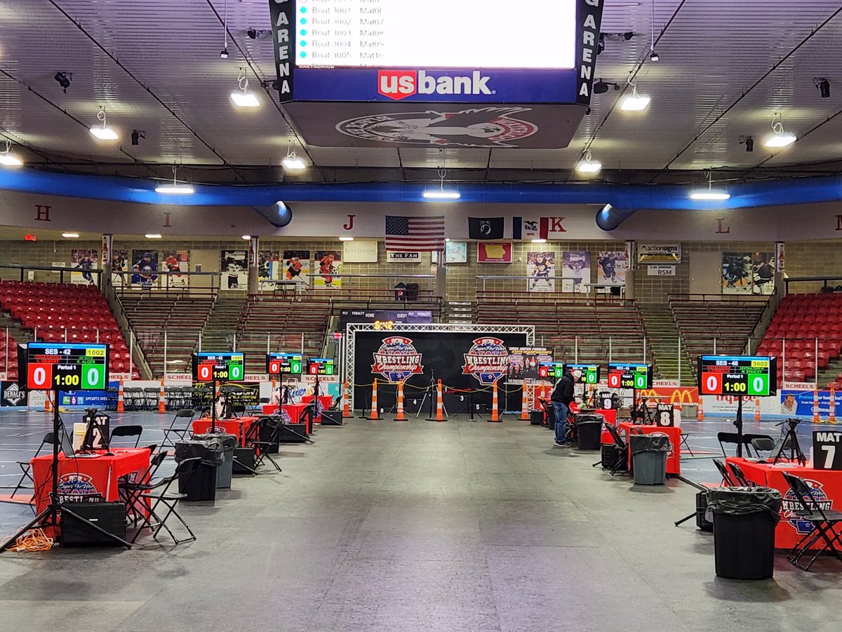 badassclocks's tweet photo. Bad Ass Clocks help make SPW look great! https://t.co/SbX9Vogda8