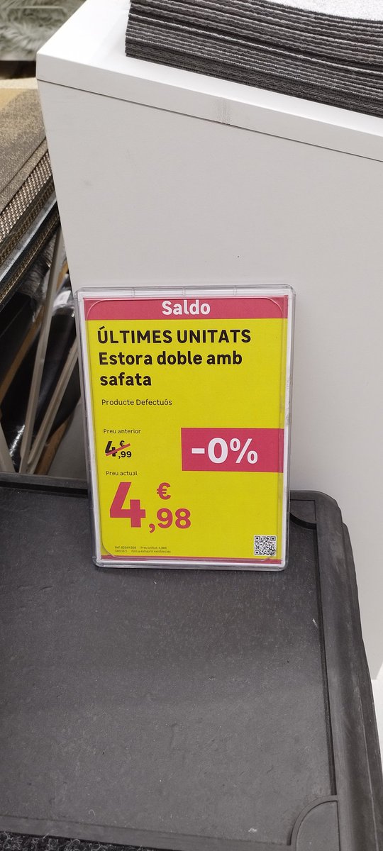Carapapeando's tweet photo. Hola @leroymerlin_es . Creo que os habéis equivocado en el precio.

Un 0% es demasiado oferta 🤣 https://t.co/GD08IpbKEs