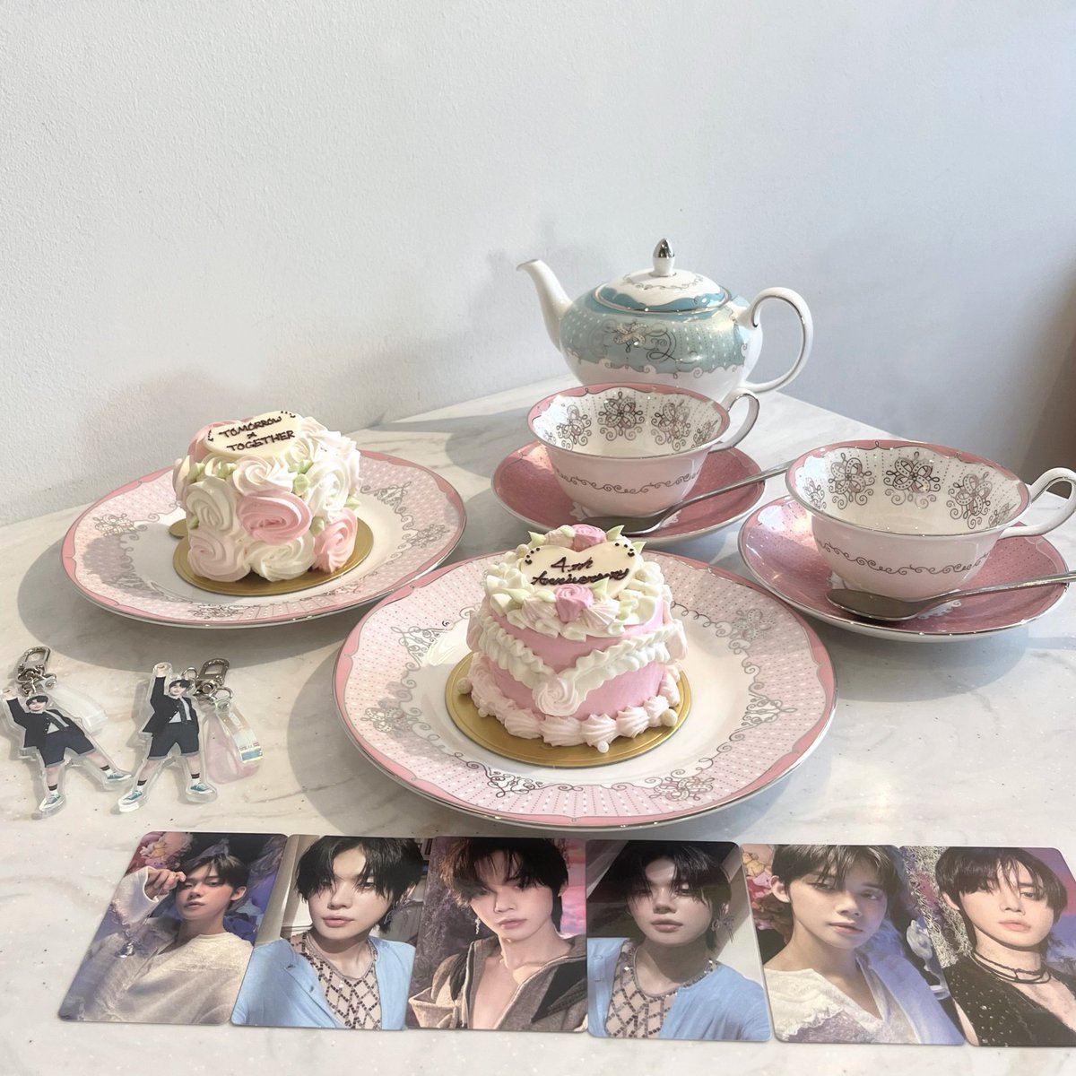 __y_o13's tweet image. 𝐓𝐎𝐌𝐎𝐑𝐑𝐎𝐖 𝐗 𝐓𝐎𝐆𝐄𝐓𝐇𝐄𝐑 
　　 𝟒𝐭𝐡 𝐀𝐧𝐧𝐢𝐯𝐞𝐫𝐬𝐚𝐫𝐲 ✧‧˚

#투바투와함께한4년내일도함께할우리
#ToFOUReverlandWithTXT