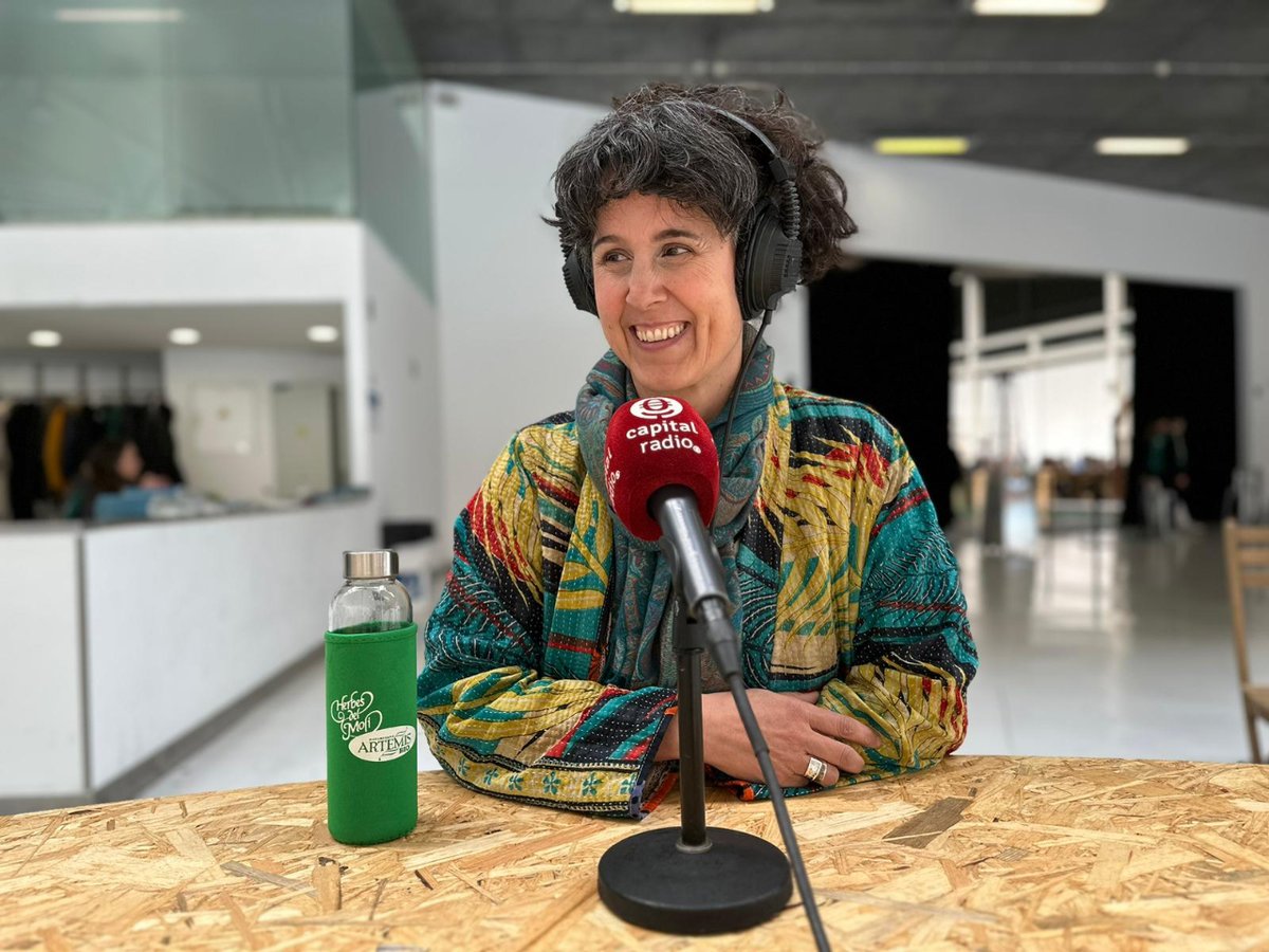 MiradasViajeras's tweet photo. 📻#MVRadioT8x22 #MVenCoruña
@FerValmaseda abre la #MesaRedonda sobre #AlimentaciónEcológica:
#MargaritaRoldán #MENUdaTIERRA
#OscarTorres de #Orballo #InnovacionesForestales
#LuciaCalvo #LaDespensaDLujo
#OrlandoVillamayor #Biostore #Rabiosa
👇#radio
https://t.co/laaal710Pn https://t.co/FoTQX2CrGv
