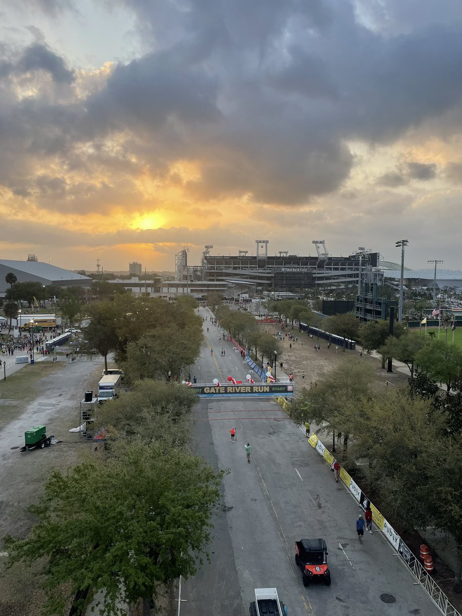 Live from the 2023 #gateriverrun