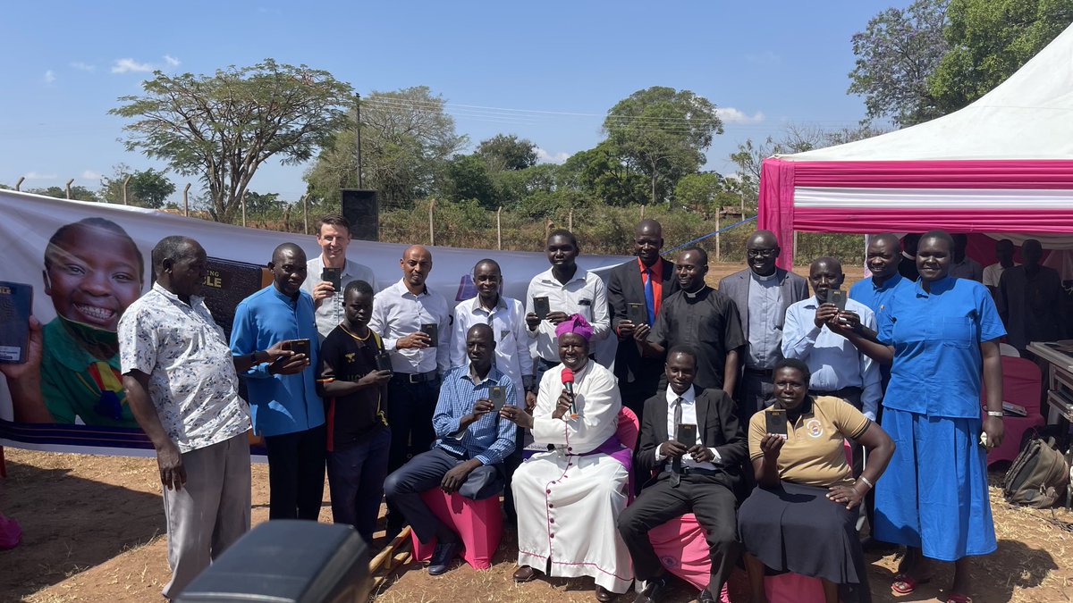 BishopOlwa's tweet photo. Today, i launched the distribution of talking bibles in Leb-Lango and English in the Diocese of Lango. Simon Mukhama of Bible society of Uganda, Tewodros Moges - Ethiopia and Paul Linberg of US made it possible. This project of 5000 bibles will take us far. DoL at Mission!!! https://t.co/CxirbVM5gX