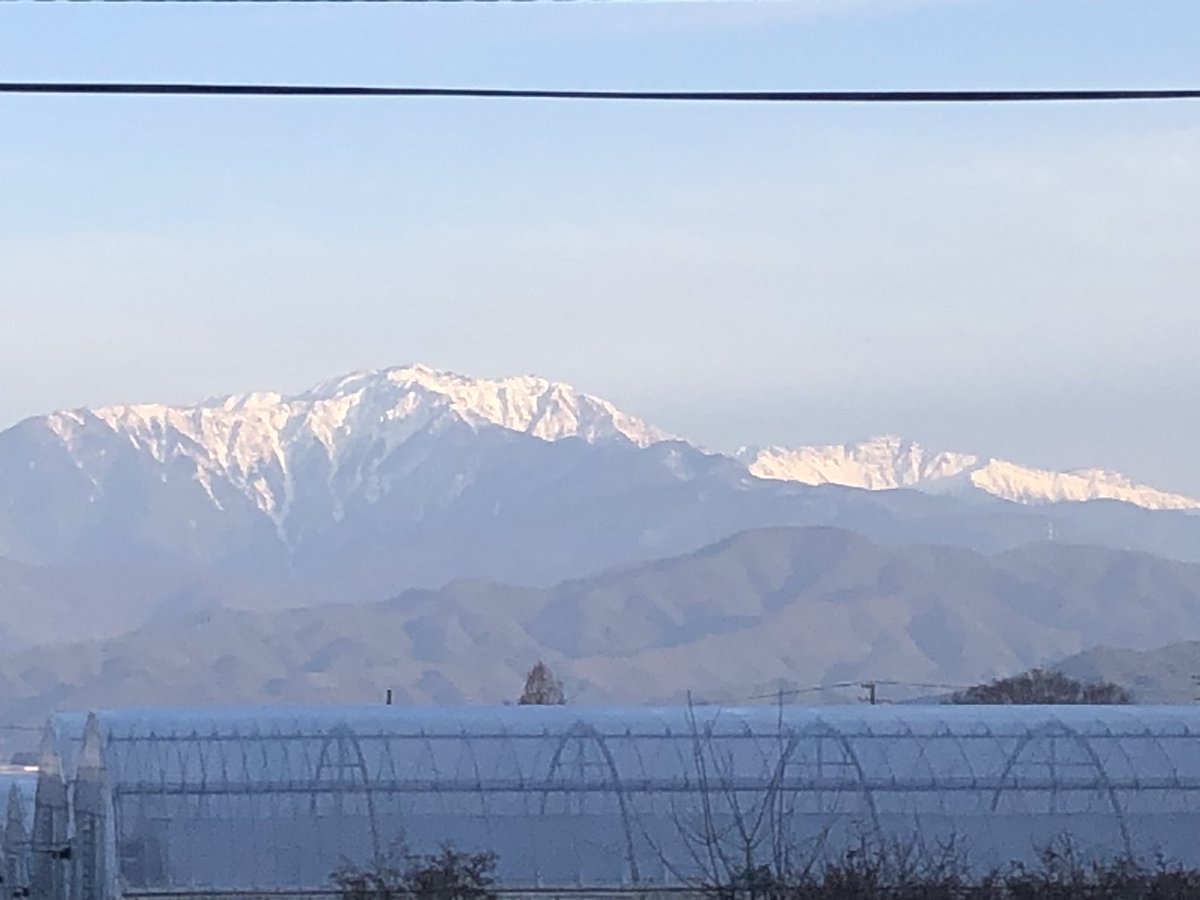 4枚目
長野県南箕輪村
道の駅大芝公園でいただきました。
田園地帯のとんぼと天竜川に生息するカニとさかな達がデザインされてます。
カラーマンホールは道の駅入り口の歩道に設置されています。
山景色がほんと綺麗でした。
#長野県南箕輪村
#マンホールカード