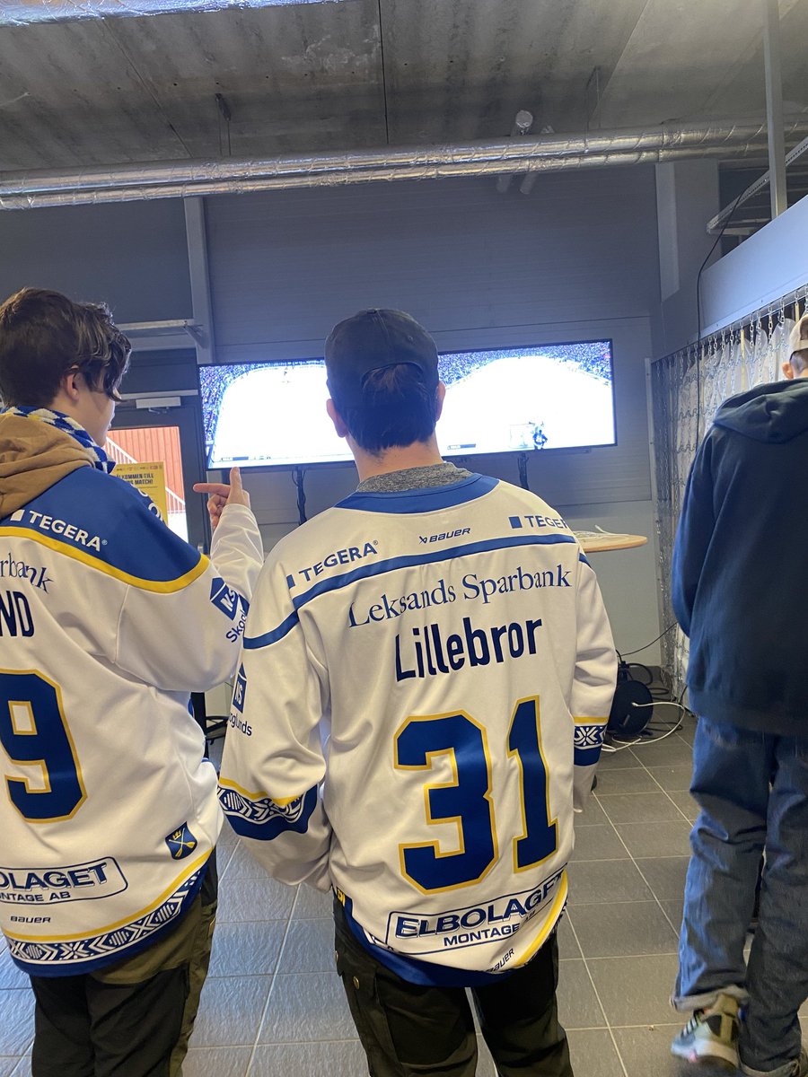 Familjedag tillsammans med <a href="/leksands_if/">Leksands IF</a>! 

Kom ner i lobbyn i Tegera och spela NHL23 med Esportlaget

<a href="/I_Lillebror_I/">I-Lillebror-I</a> och <a href="/I_Bror_I/">Linus Nidalen</a> är på plats! 🤩
