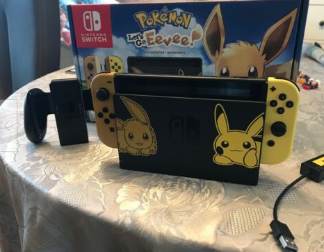 🎁 Doing a Nintendo Switch Pokemon giveaway! 

➡️ To participe you have to:

❤️ Like
🔄 Retweet
🎊 Follow me
 Ends in 24H!