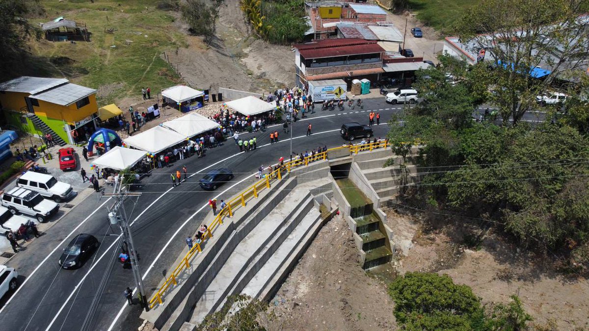 MunicipioUrena's tweet photo. #Entérate || Después de 20 años de abandono el Gobernador del Táchira @FreddyBernal inauguró obra de gran envergadura en el sector #LaChicharronera, 🛣️  vía que conecta la zona metropolitana con la zona frontera. 

@Gob_Tachira
@arguelloyepfri https://t.co/92auTWcZNo