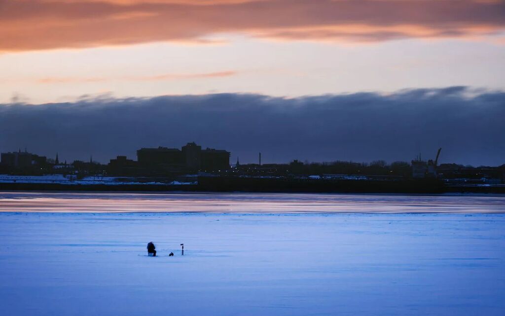 Ice fishing in Montréal
.
#mtlphotographer
#montreal #sunset #sunsets
 #seemycity #explorecanada  #quebecoriginal
 #colors #nightphotography #nightcolors #icefishing #colors #lights #urbanscape #myfujifilmlavacy