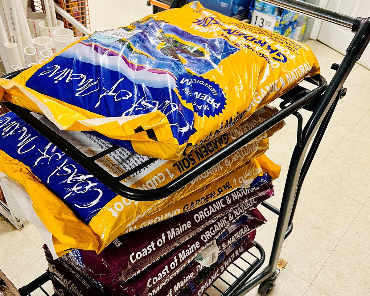 Territory Manager Stacey Pope had such a fun time doing training at Aubuchon in Marsten Mills. What an awesome group! Thank you to the entire Marsten Mills team for being such cheerleaders of COM! They are ready to answer all your Coast of Maine Brands questions!